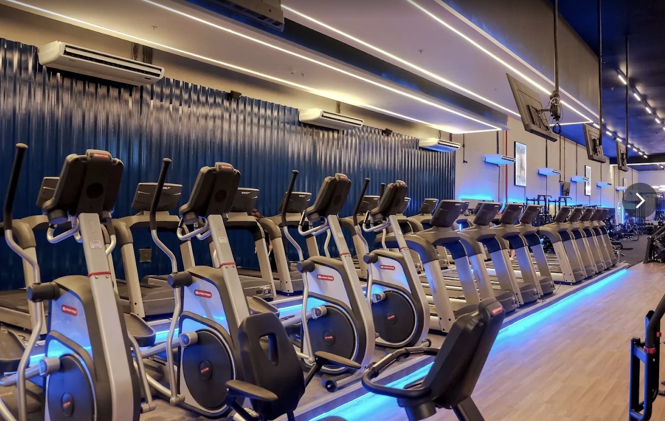 Área de treino da academia Bluefit
